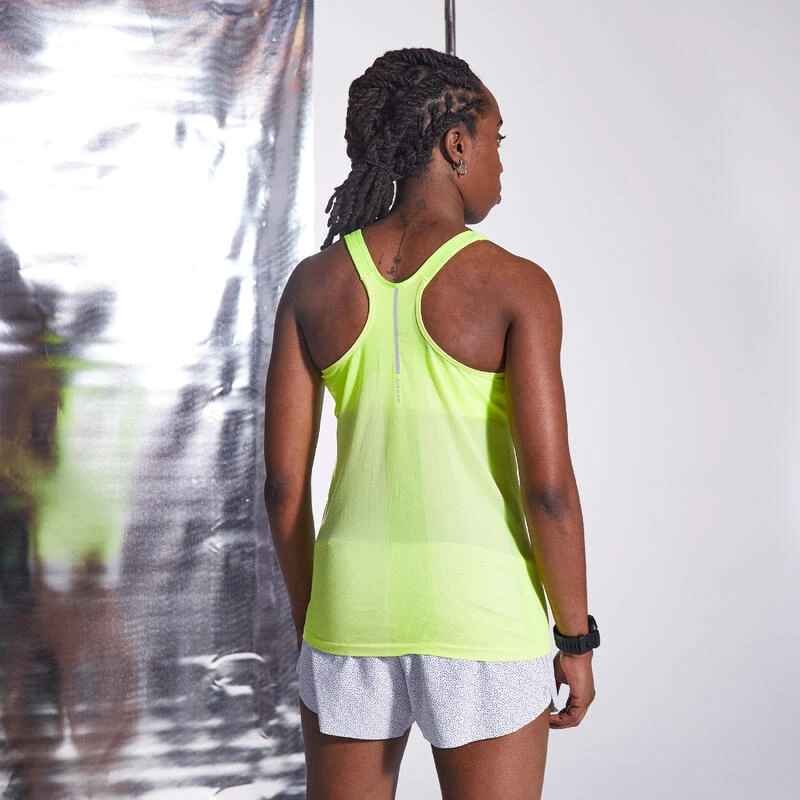 DÉBARDEUR RUNNING FEMME AVEC BRASSIÈRE INTÉGRÉE KIPRUN CARE JAUNE FLUO – Image 4