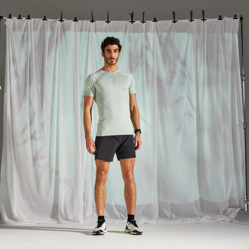 T-SHIRT RUNNING HOMME RESPIRANT KIPRUN SKINCARE VERT EDITION LIMITEE â Image 2