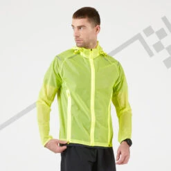 VESTE RUNNING HOMME COUPE PLUIE KIPRUN LIGHT JAUNE